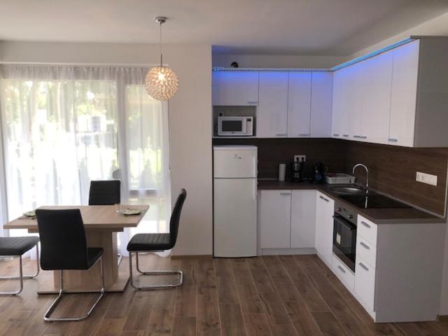Апартаменты Nella Apartman Шиофок Экстерьер фото