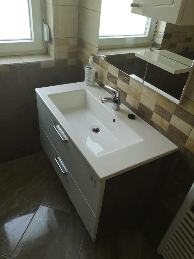 Апартаменты Nella Apartman Шиофок Экстерьер фото